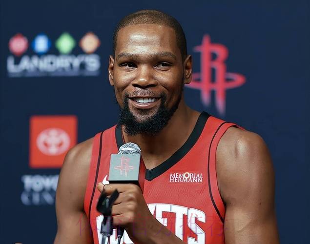 杜兰特今日三分9中4,其余队友三分合计21中3命中率仅14.3% 杜兰特今日三分9中4,其余队友三分合计21中3命中率仅14.3%